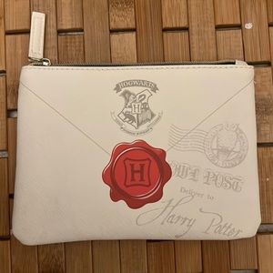 HARRY Potter™ Hogwarts Acceptance Letter Faux Leather Pouch
